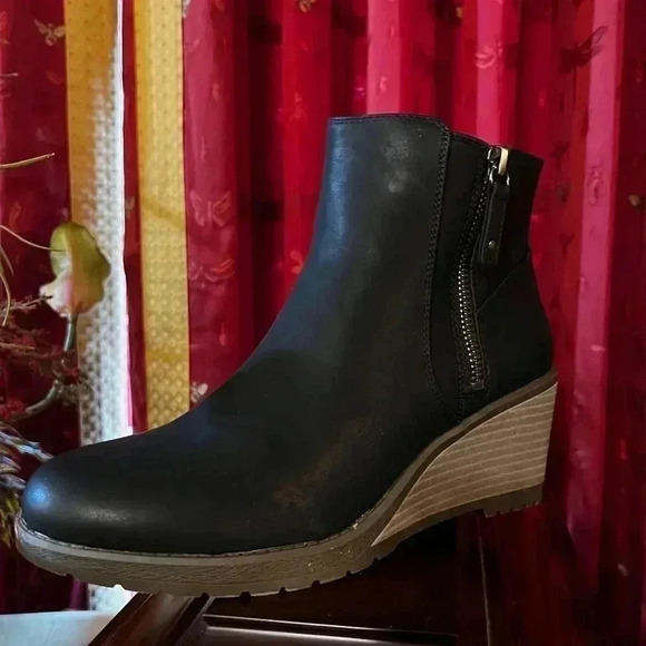 DR SCHOLLS CHLOE BLACK BOOTIE SIZE 7.5W NIB - Picture 3 of 7